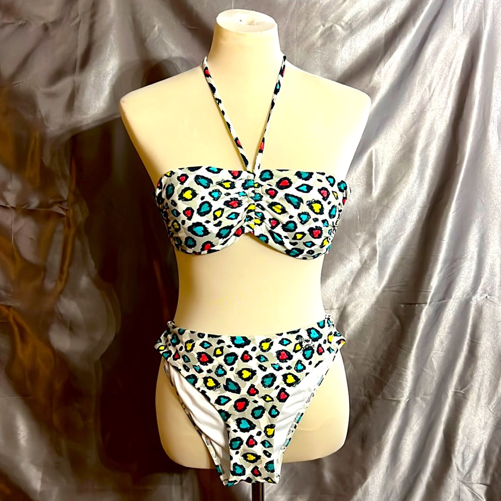 Like New no tags - Maui and Sons Medium two Piece Bathing suit